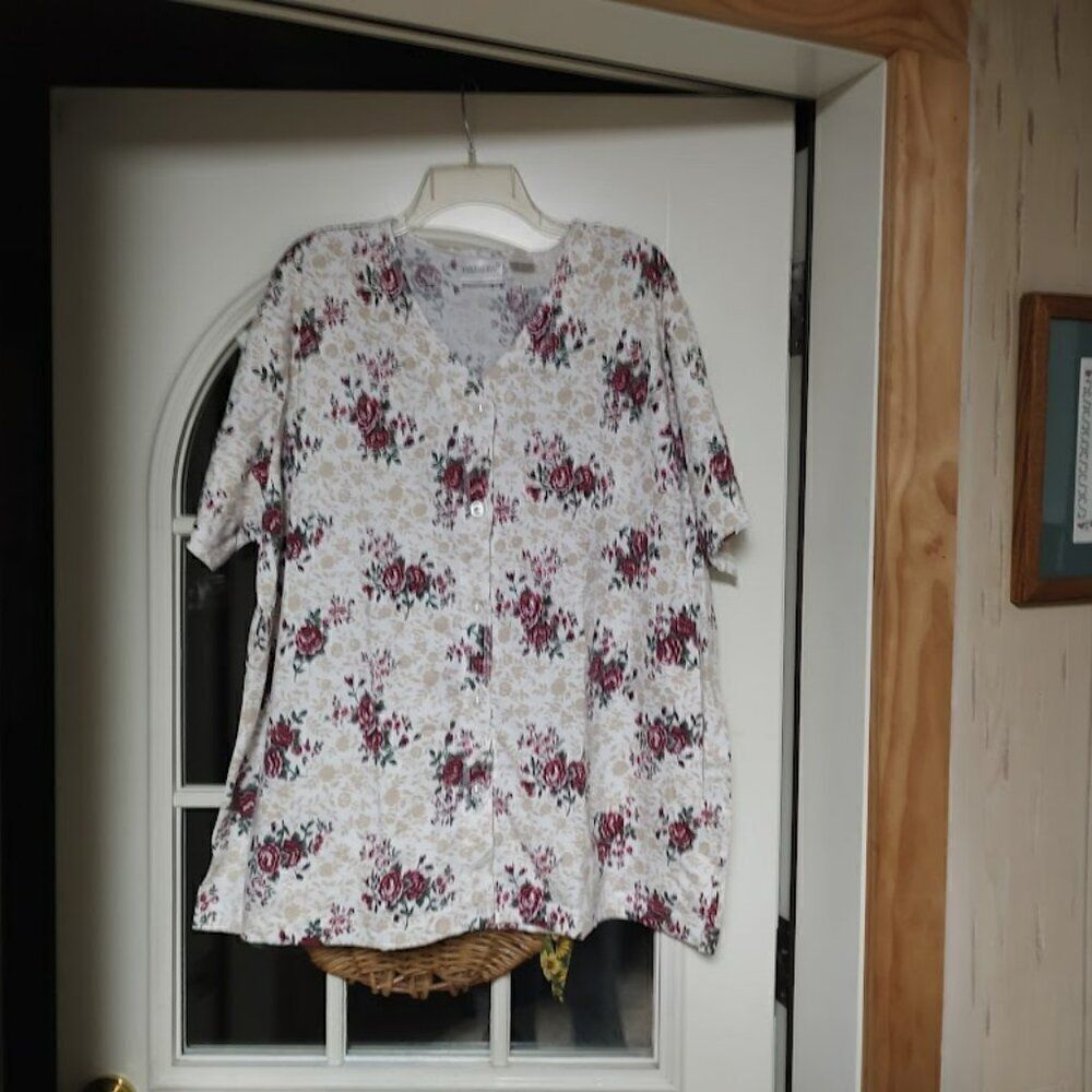 New Fashion Bug Beige White Flowered Button Down Shirt Size Women's 26/28